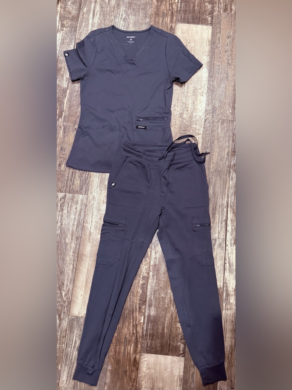 Jaanuu dark grey Scrub Top & Cargo Jogger Set